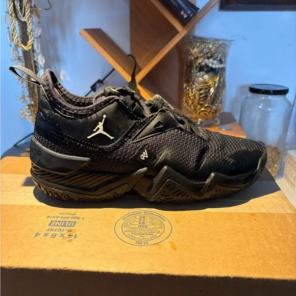 Jordan Black Women's Sneakers - Picture 1 of 5